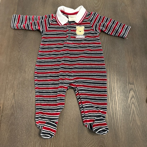 Disney Other - Disney Winnie The Pooh Classic Pooh Sleeper Button Up Velour 3 Months‎